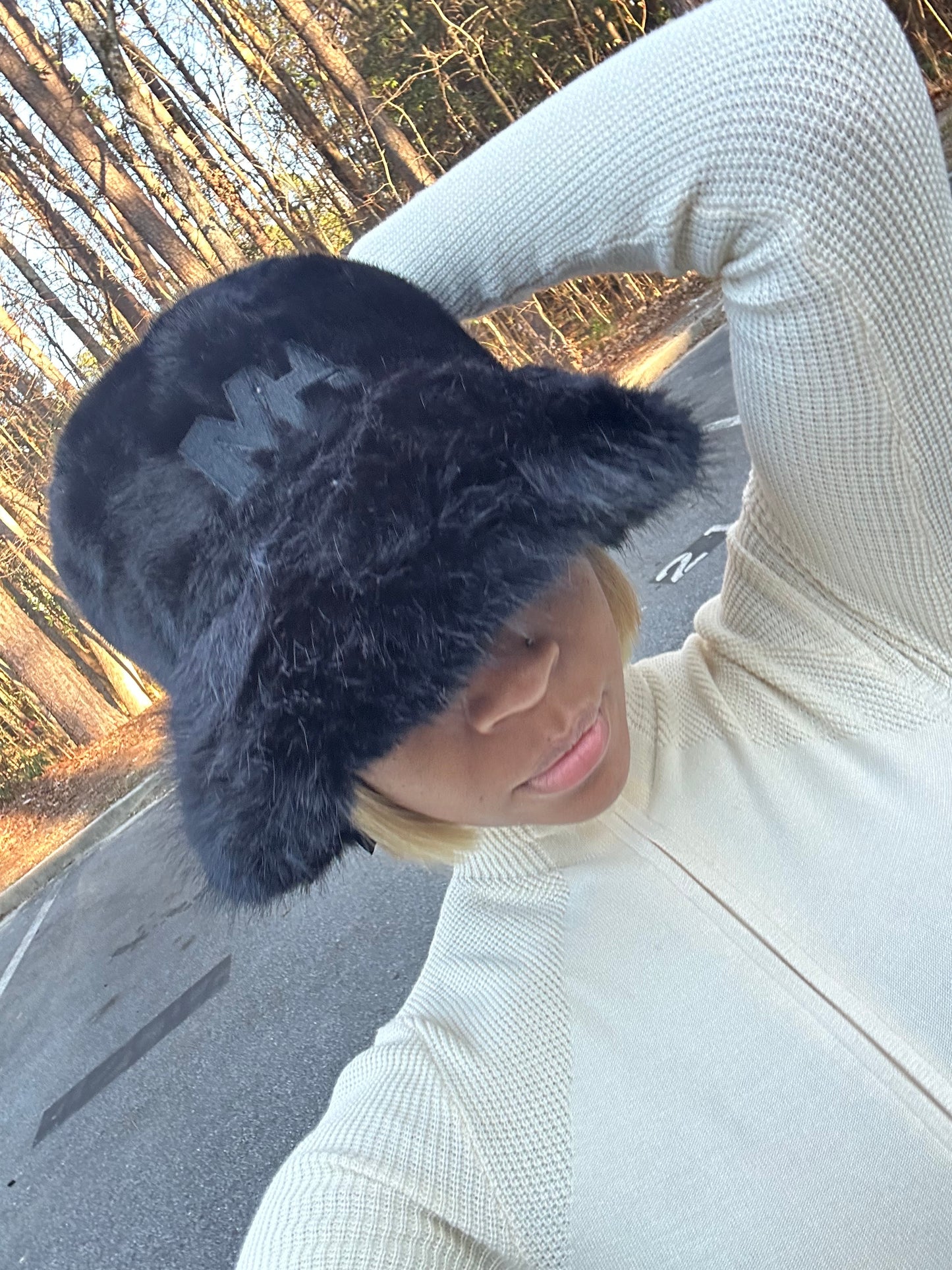 Kloud Fur Bucket - Black