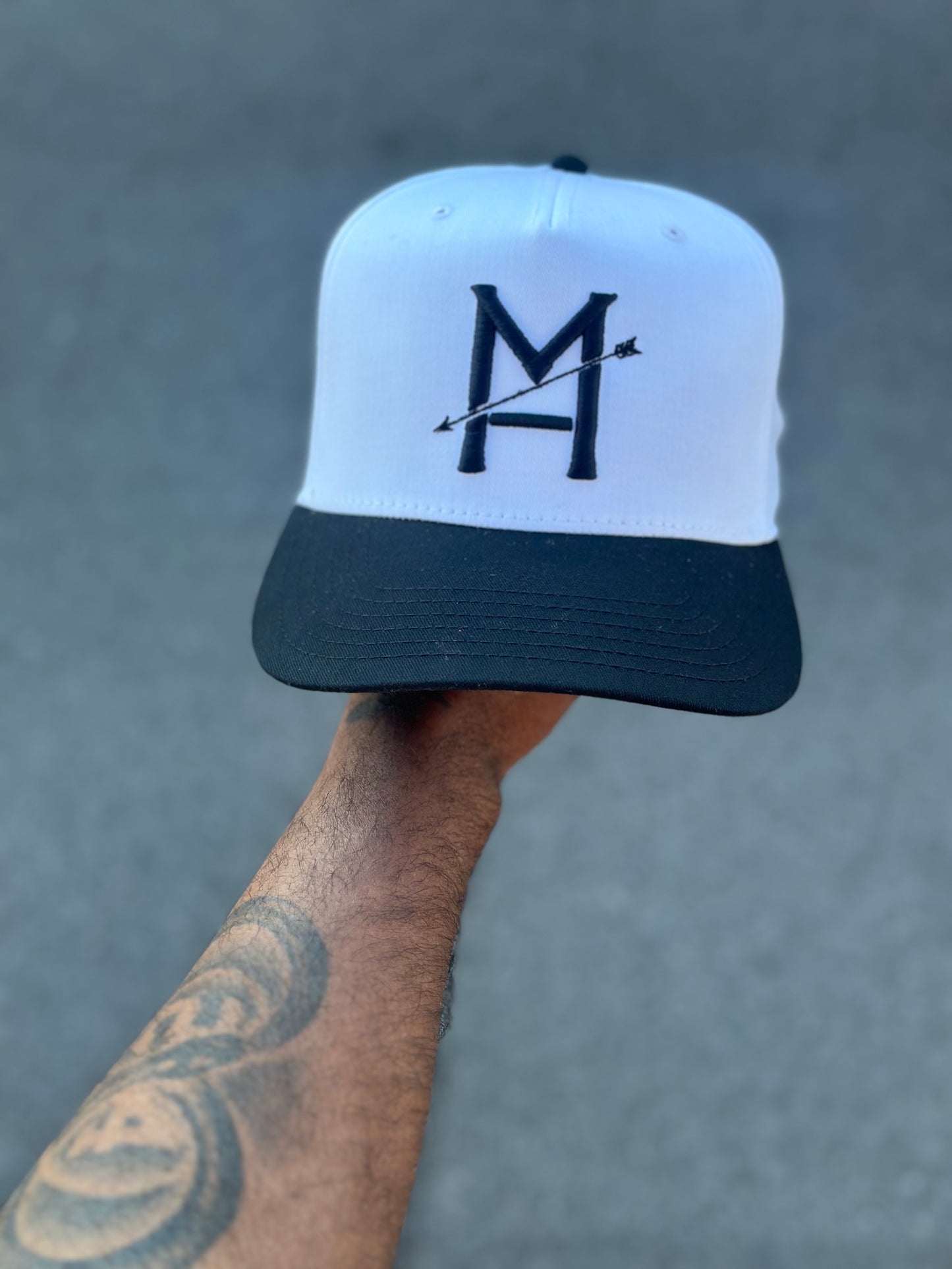 White & Black MH Arrow